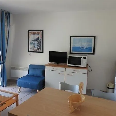 Rue Cite Pins Studio Parking Dans Res. Avec Piscine Appartement *