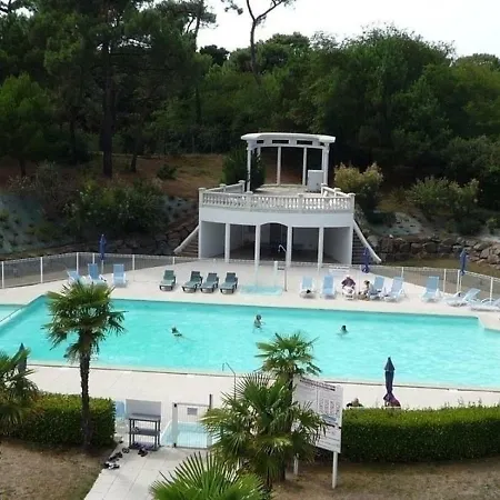 Appartement Rue Cite Pins Studio Parking Dans Res. Avec Piscine