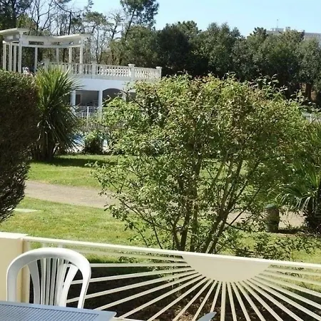 Appartement Rue Cite Pins Studio Parking Dans Res. Avec Piscine *