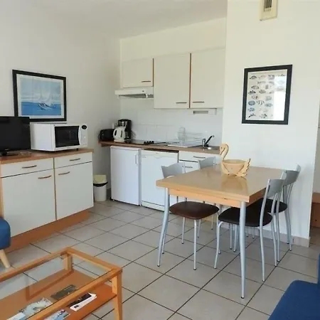 Rue Cite Pins Studio Parking Dans Res. Avec Piscine * Château-dʼOlonne
